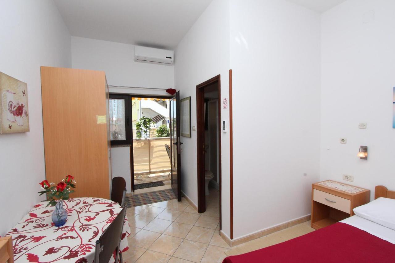 Room And Apartment Lea Rovinj Zimmer foto