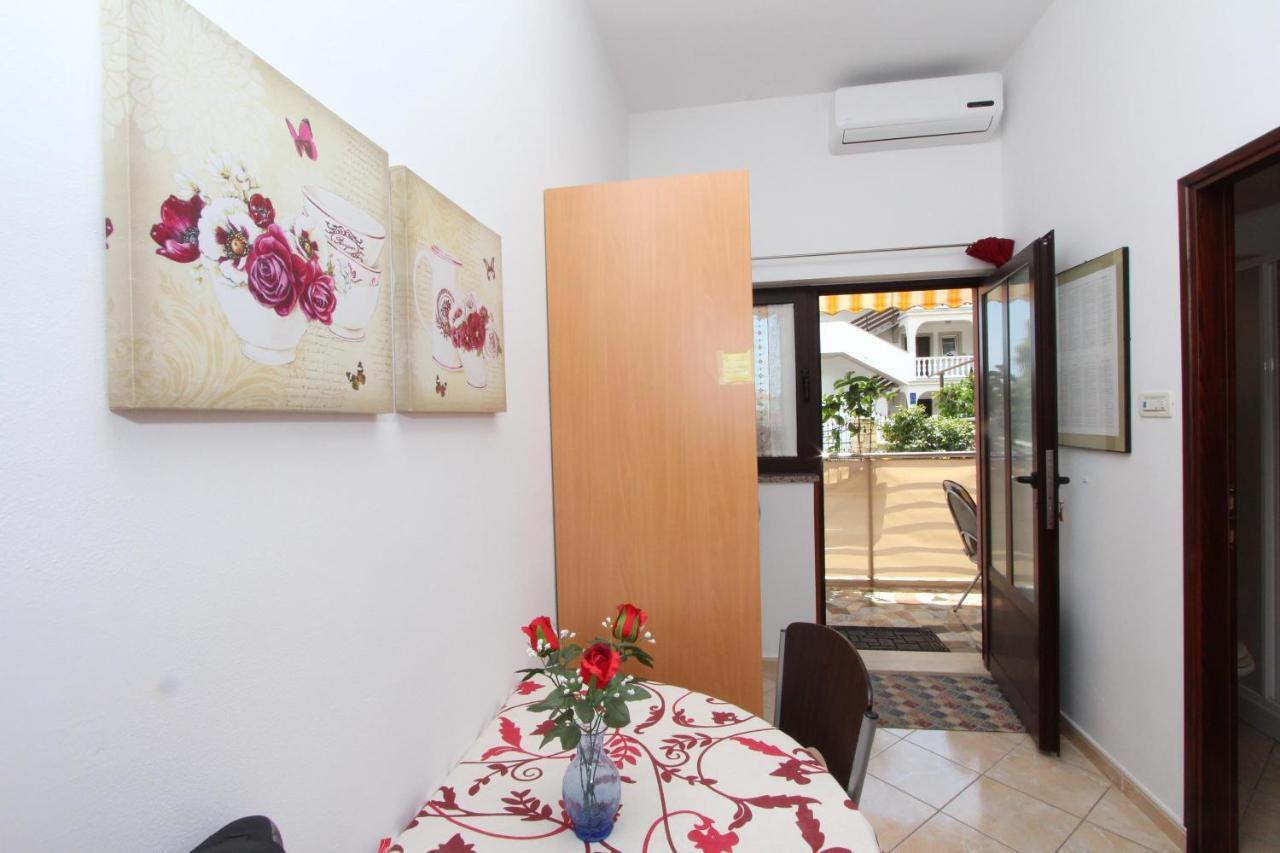 Room And Apartment Lea Rovinj Zimmer foto
